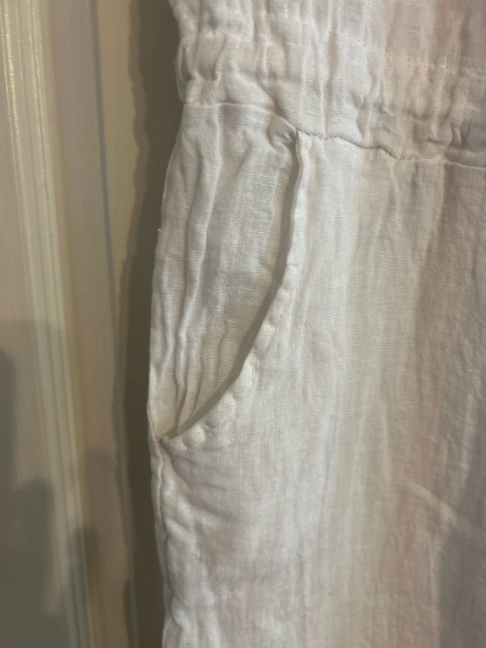 Fox White Linen Ruffle - Picture 7 of 11